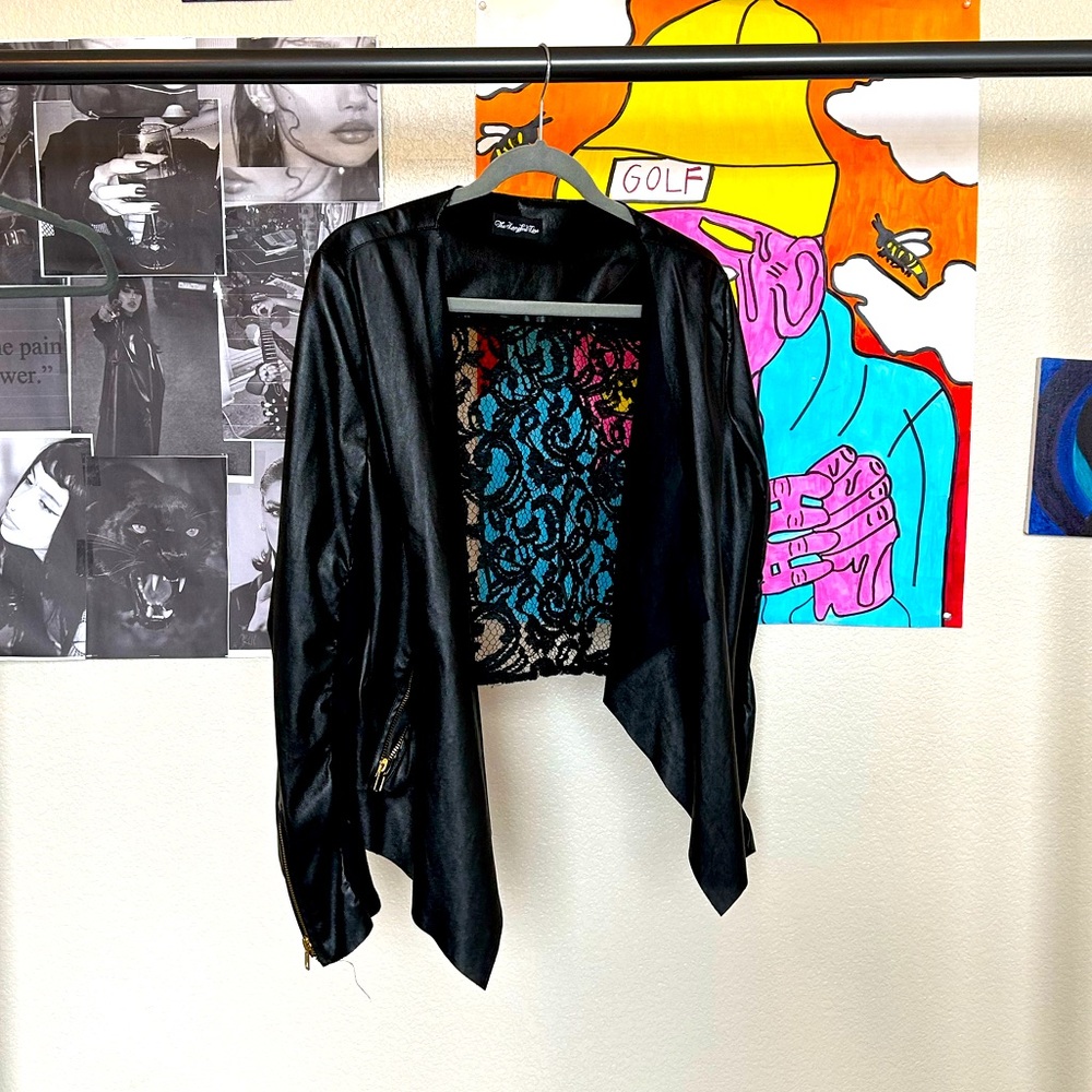 BLACK LEATHER JACKET